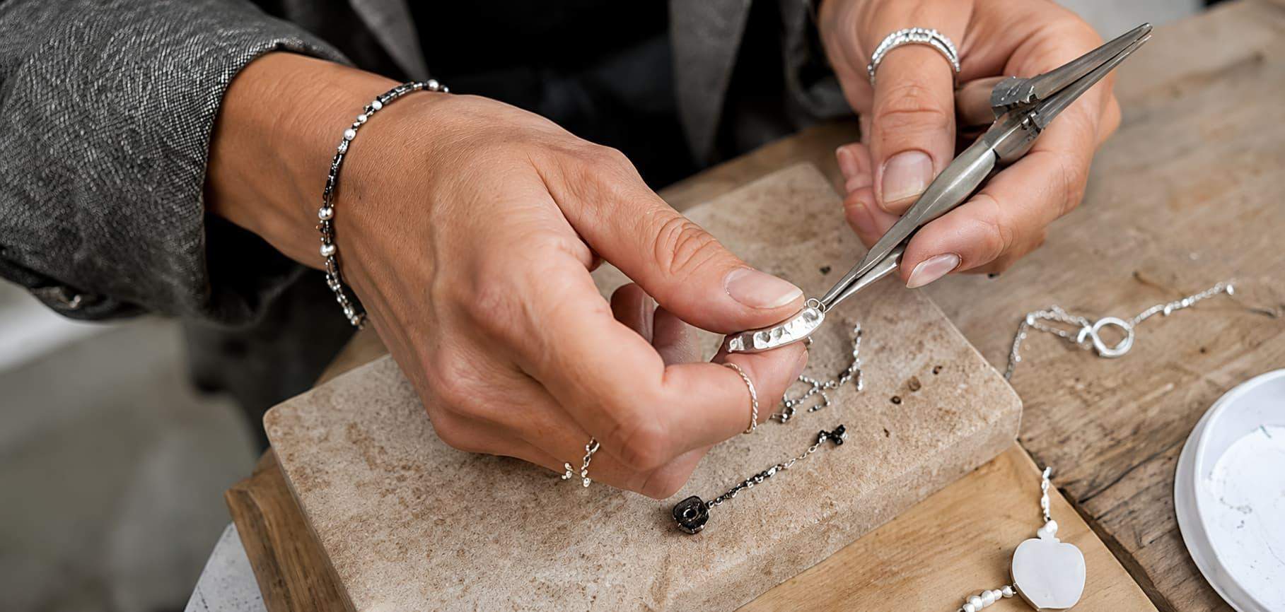 kaznowska jewellery unikatowa biżuteria pracownia